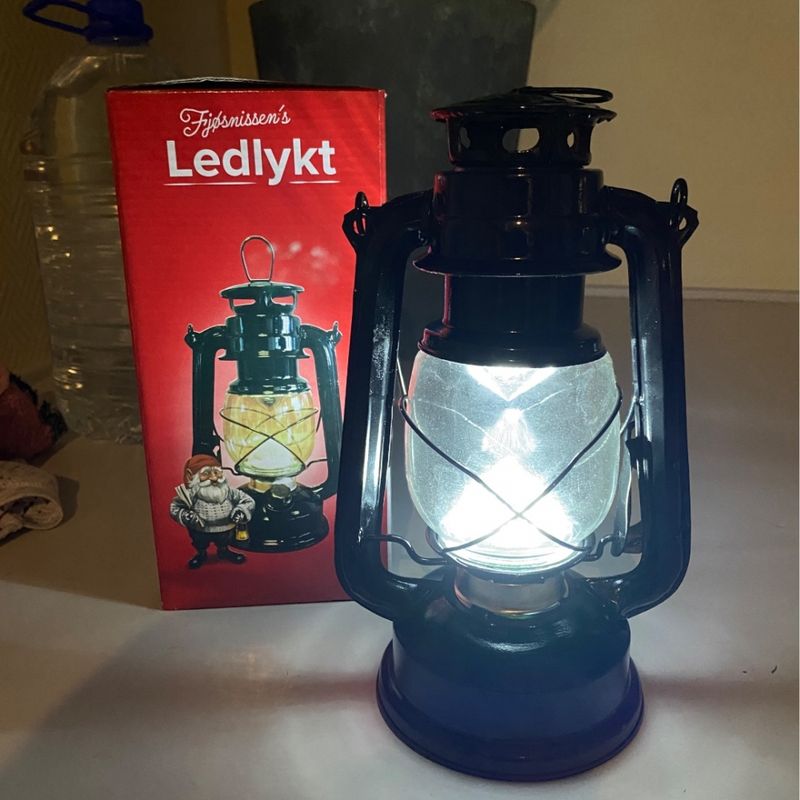 Fjøslykt LED 24 cm